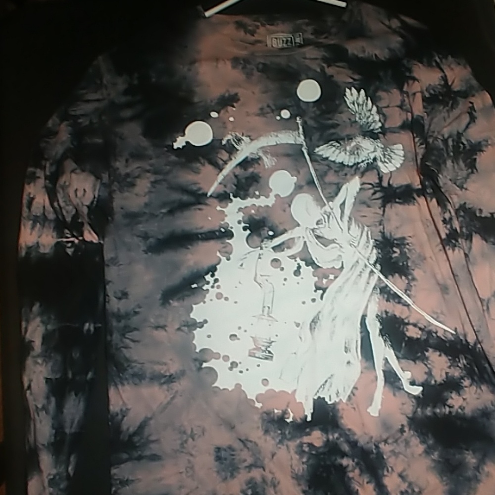 Long sleeved "buzz" grim reaper shirt.